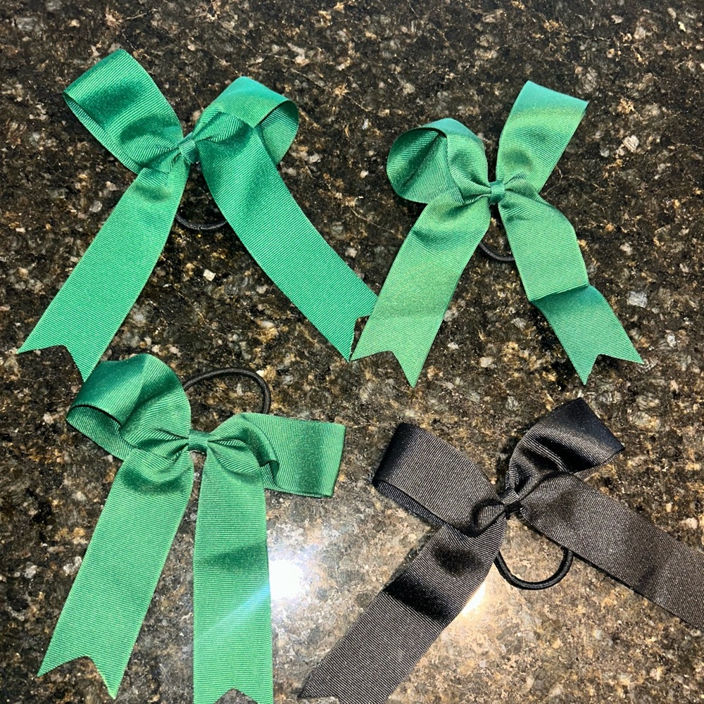 4 pack of cheerleading bows